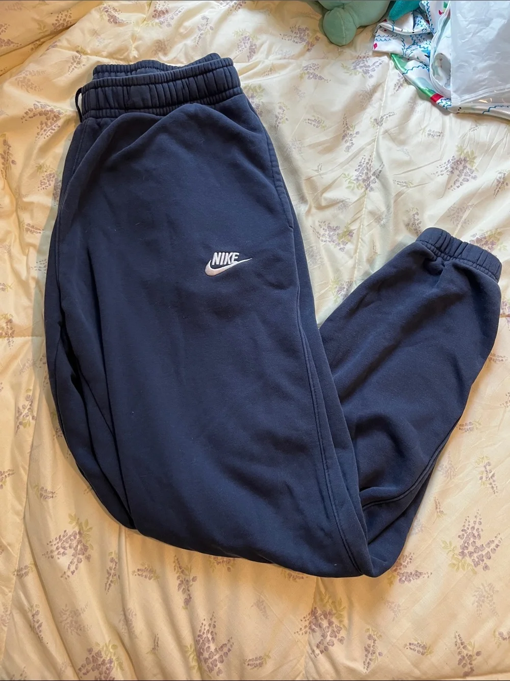 Nike Men’s Dark Navy Sweat Joggers with White Logo - Picture 1 of 4